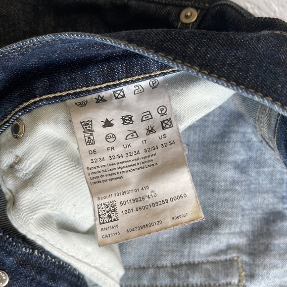 HUGO BOSS | Classic straight leg jeans in Indigo - Picture 7 of 11